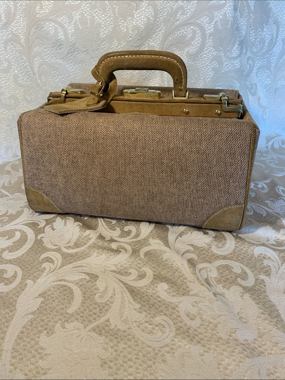 Vintage Classic Tweed 2 Piece Travel Set in Tan Canvas and Leather Trim - Picture 7 of 16